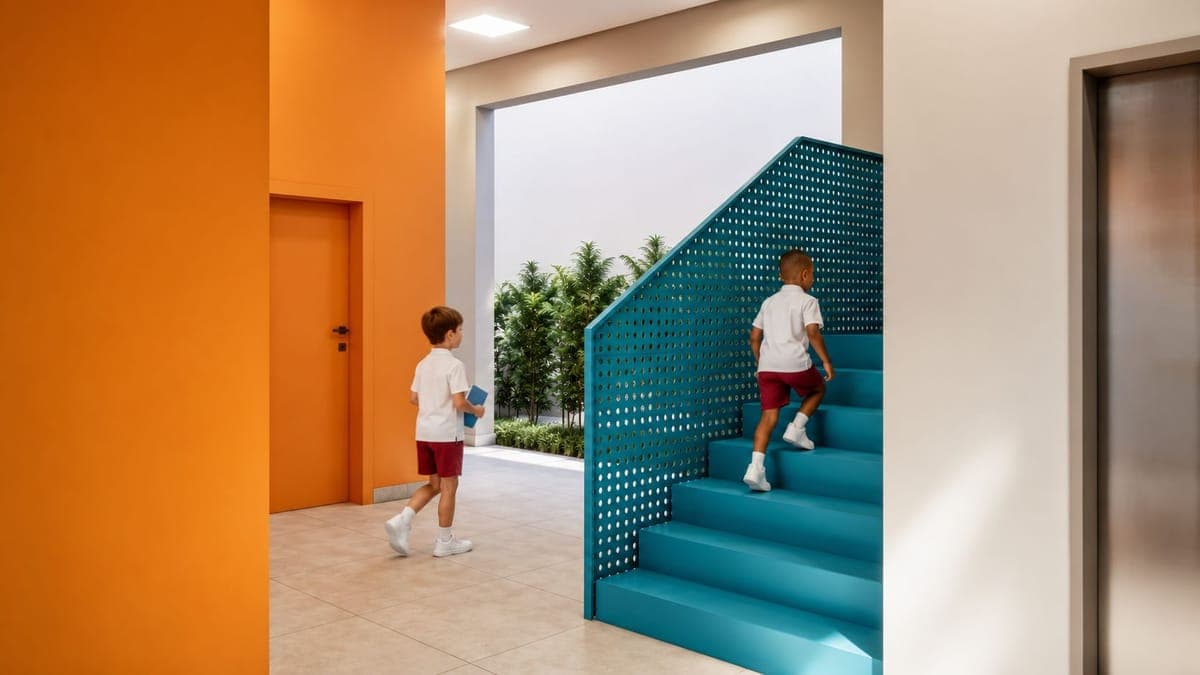 Circulação e escadas do Colégio Ser Mais